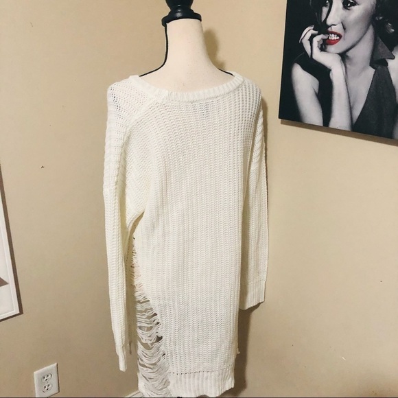 Derek Heart Sweater Side Cut Design - Picture 4 of 7